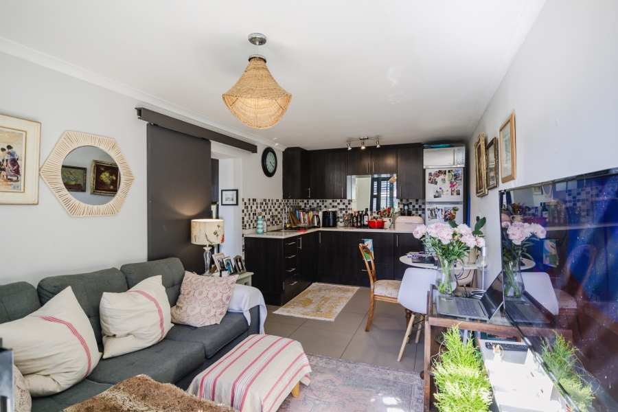 6 Bedroom Property for Sale in Vredehoek Western Cape